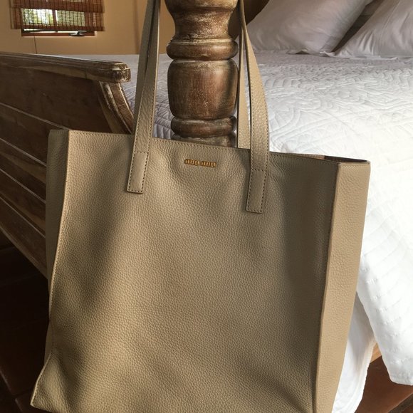 Miu Miu tote bag in mint condition - Picture 3 of 8